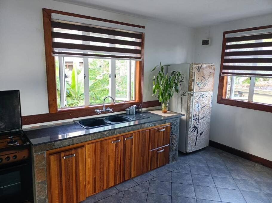Surf House Holidays Ruisseau Creole Extérieur photo